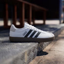 white-black-greone